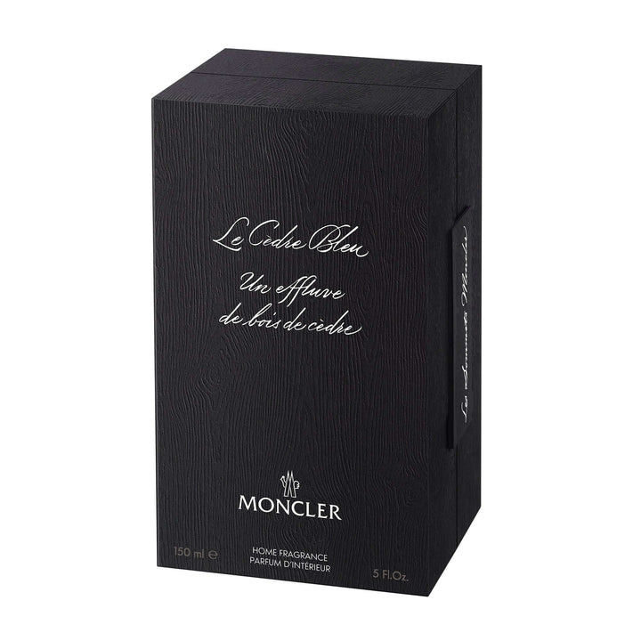 Moncler Le Cedre Blue - Un effluve de bois de cèdre Home Fragrances | BY JOHN